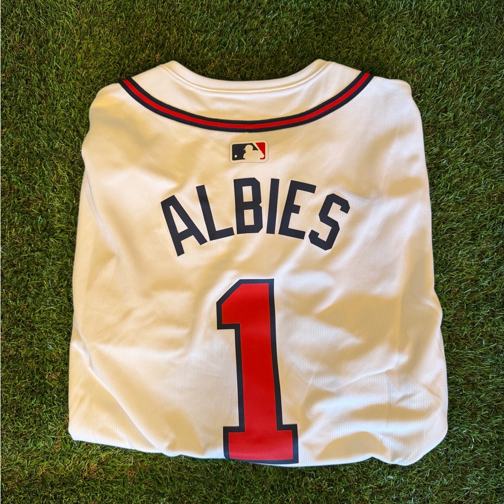 Atlanta Braves Nike Jersey XL (Ozzie Albies)
